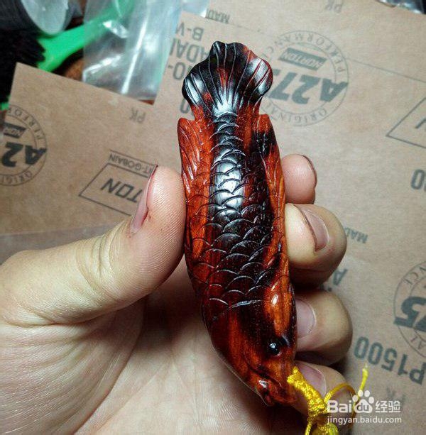 雕刻金龙鱼的木雕手工教程