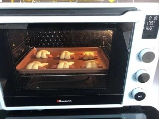 百变热狗小餐包怎么做?