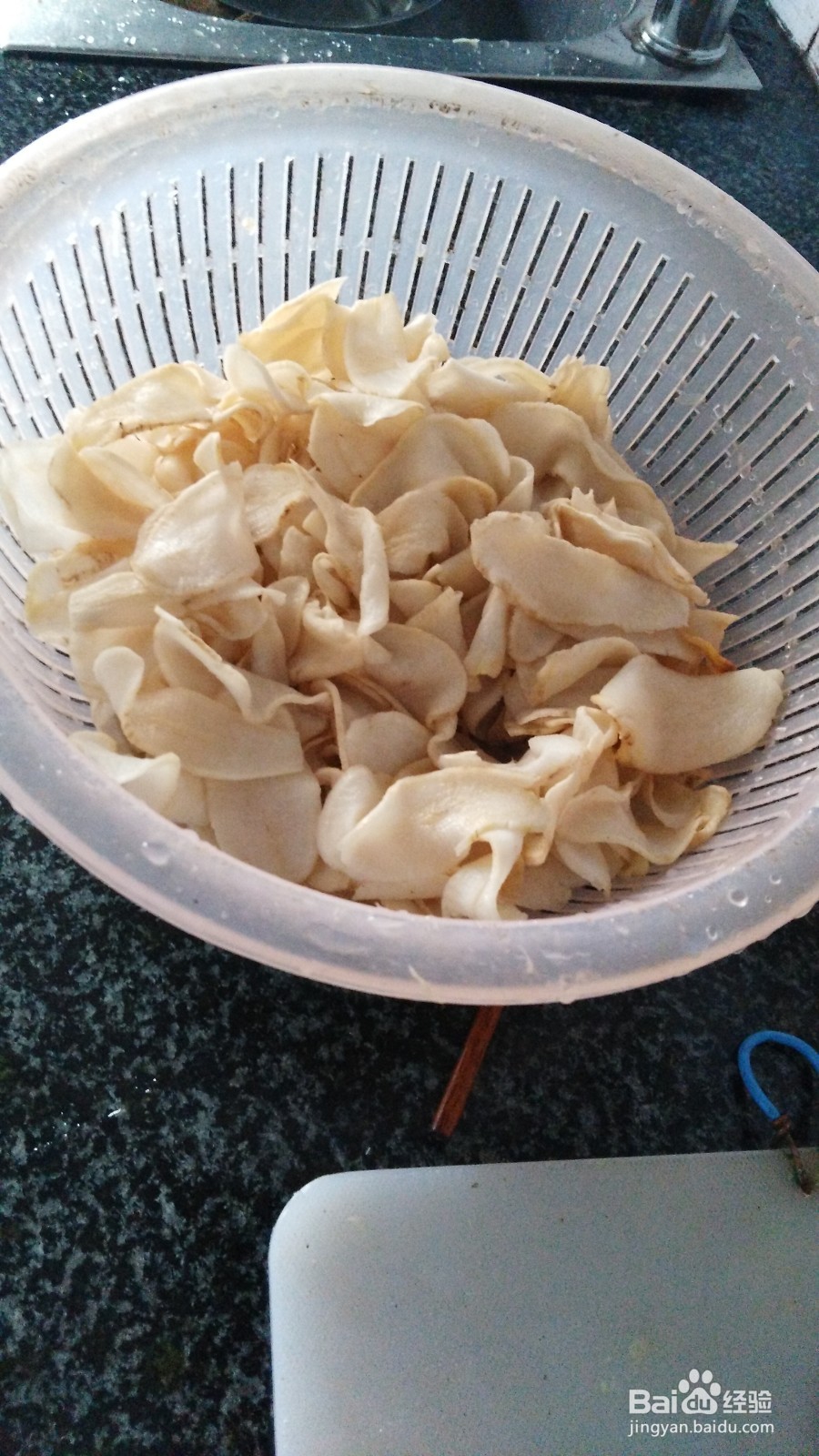 腊蹄子火锅的做法