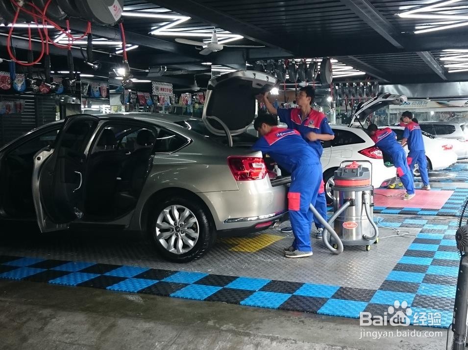 盘点十大毁车坏习惯,你对你的爱车做了几件?