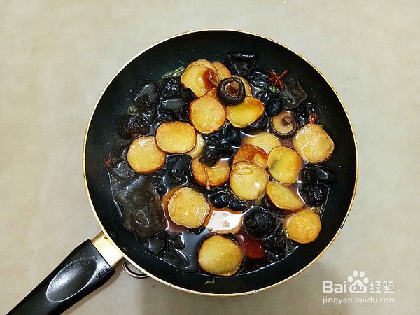 香菇烧素鸡的步骤