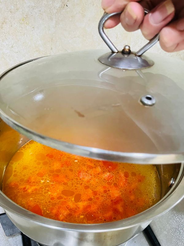 西红柿黄瓜肉丸汤