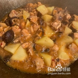 香菇土豆焖鸡腿的做法
