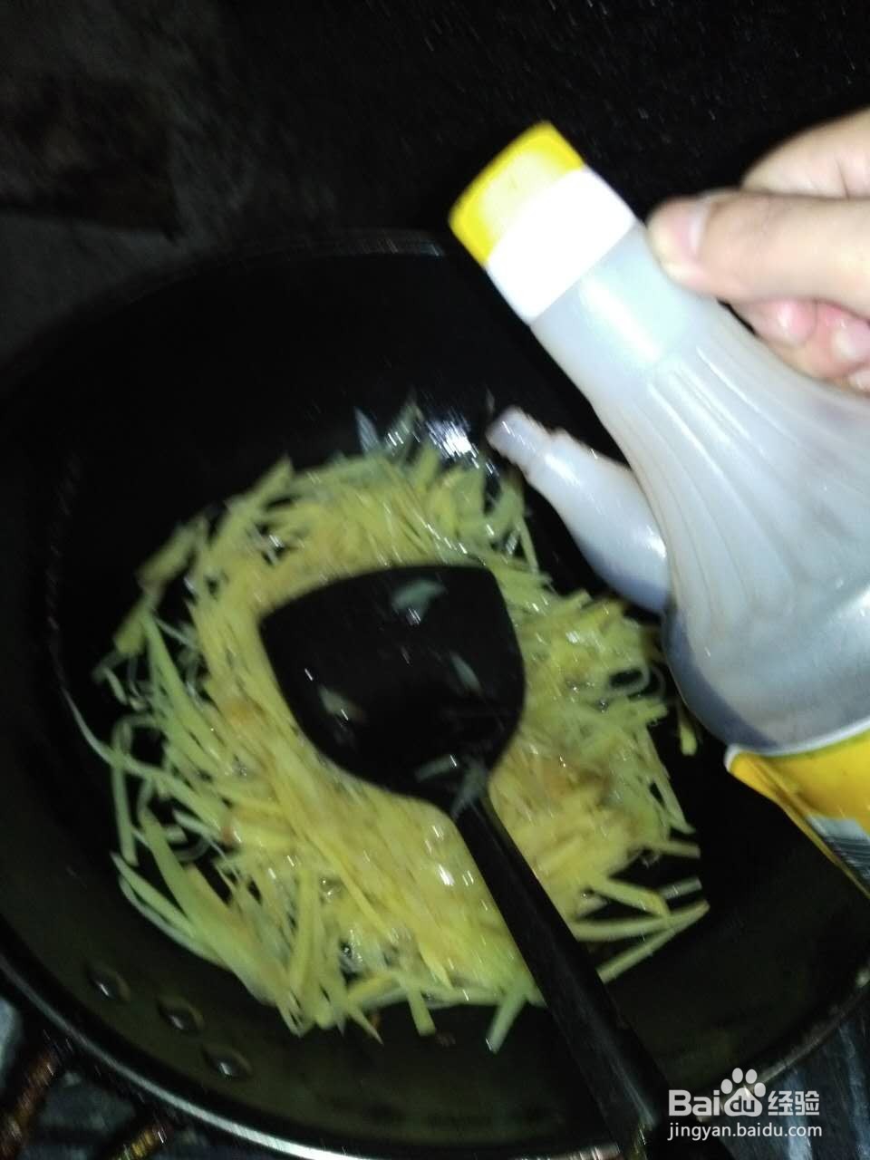 家常菜——爆炒青椒土豆丝