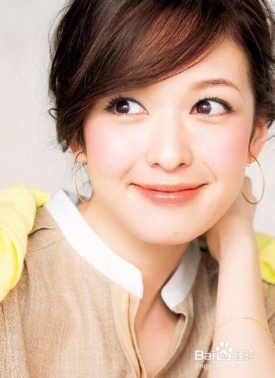 警惕换季嘴唇干裂 补救刻不容缓