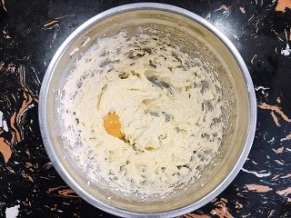 Hello kitty饼干草莓塔怎么做？