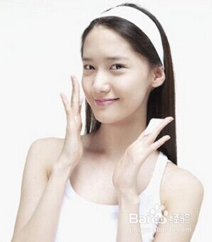 看我在家是怎么祛斑的