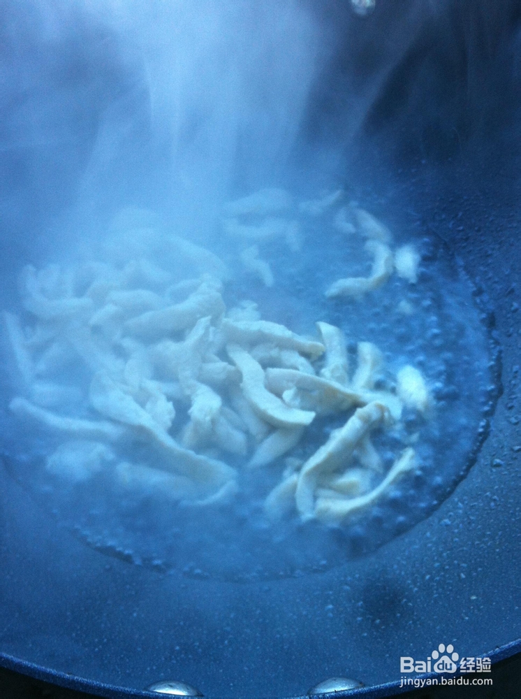 莴苣炒鸡脯肉——既营养又养眼的搭配！