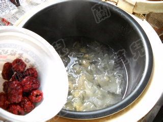 红枣绿豆银耳羹