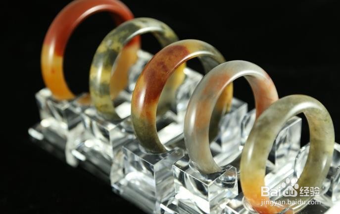 白色金丝玉手镯真假图解