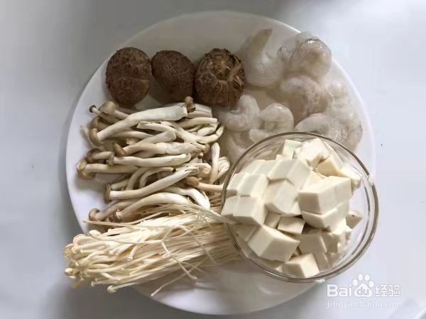 菌菇虾仁豆腐汤