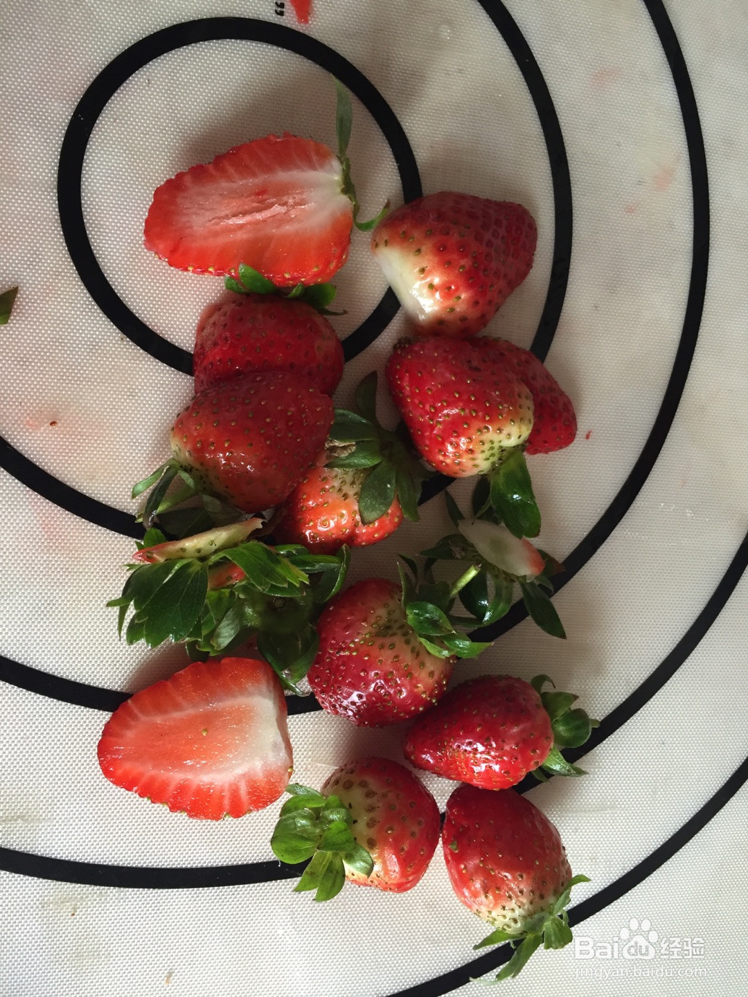 草莓蛋糕卷的做法