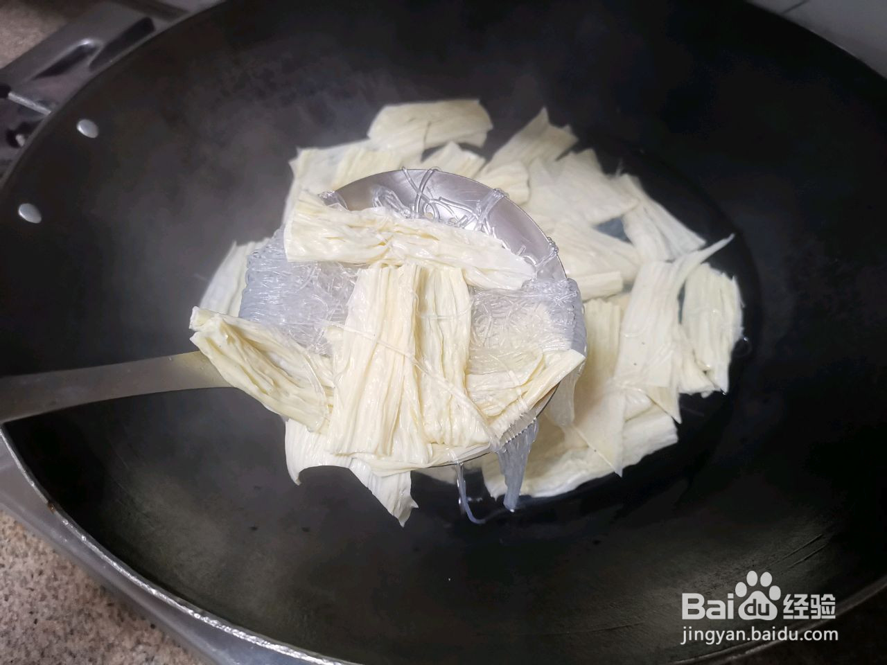 快手菜酸辣腐竹粉丝的做法