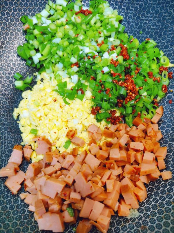 黑麦香葱火腿鸡蛋饼