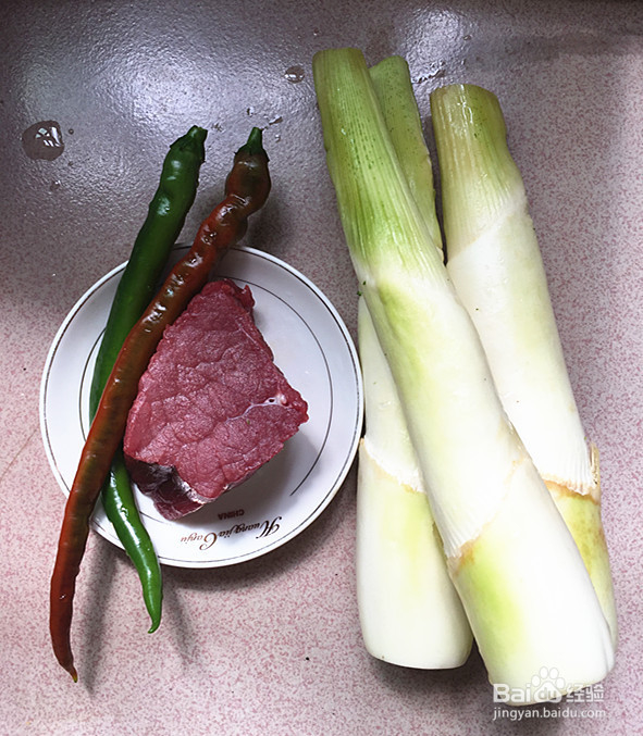 茭白炒牛肉丝的制作方法