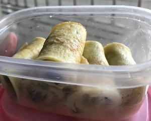 食补养生宝宝辅食秋葵鸡蛋卷的做法