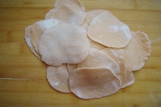 彩色水饺】用天然色素俘虏味觉