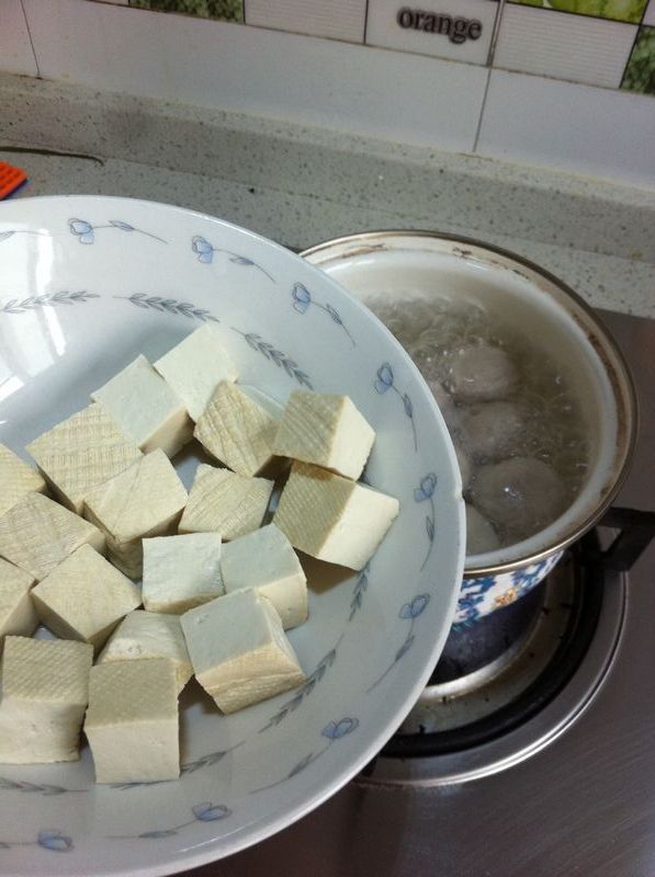 酸菜豆腐猪肉丸汤