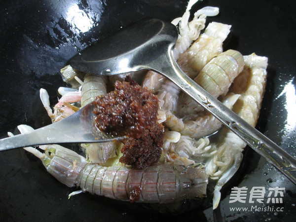 沙茶酱虾蛄的做法