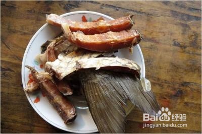 侗家人酸鱼的腌制方法