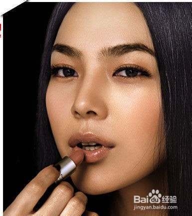 肤色偏黑穿什么颜色的衣服