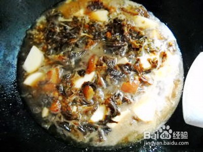 怎样做好口感极其好的梅菜芋头红烧肉呢