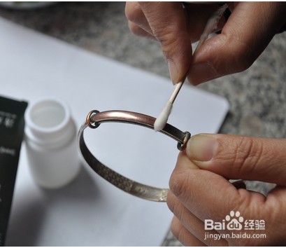 银耳钉要多久摘下来清洗一次