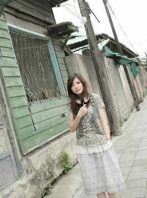 白领OL及膝短裙的搭配