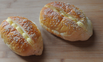 卡士达酱芝麻餐包的做法