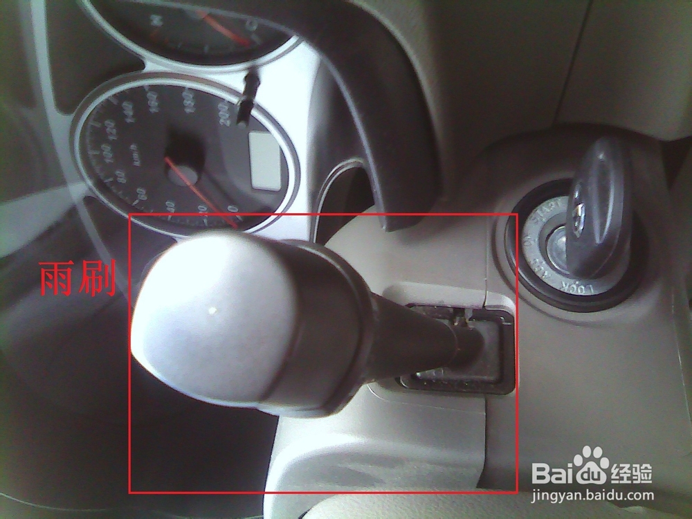 初级车手驾驶时谨记一些细节，遵守路规安全驾驶