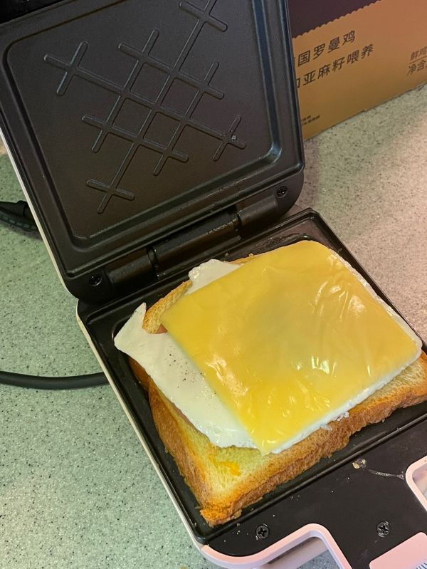 芝士火腿三明治