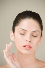 怎样天天做简单的面膜，使皮肤保湿嫩白