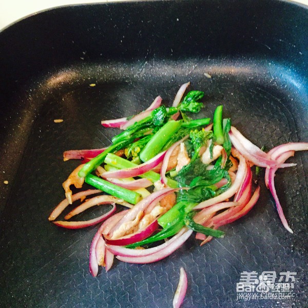 菜心炒面的做法