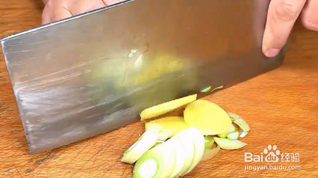家常菜制作分享：香菜炒牛肉