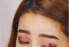 混血深邃眼妆化妆教程