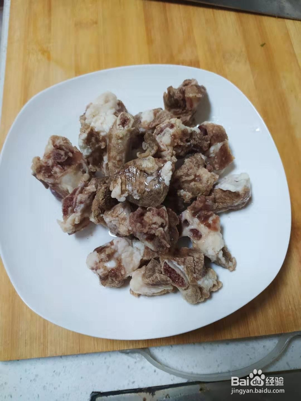 冬季养生美食——萝卜排骨汤