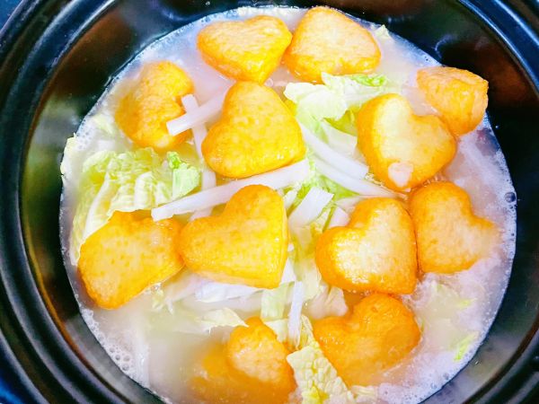鳕鱼豆腐馄饨煲