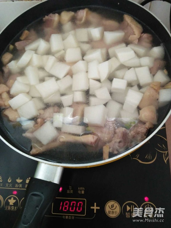 老鸭萝卜汤的做法