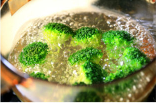 雪梨莲藕蒸鲈鱼