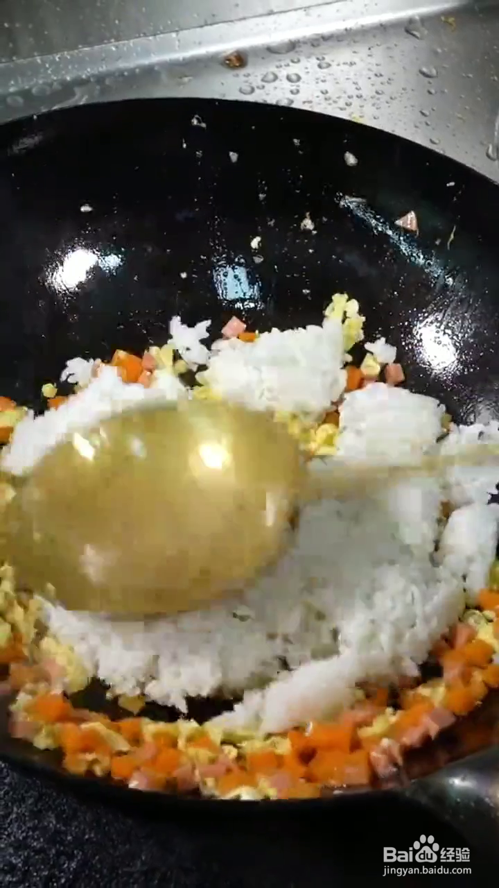 如何制作简单美味的蛋炒饭？