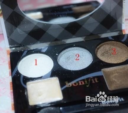 日系烟熏妆的画法