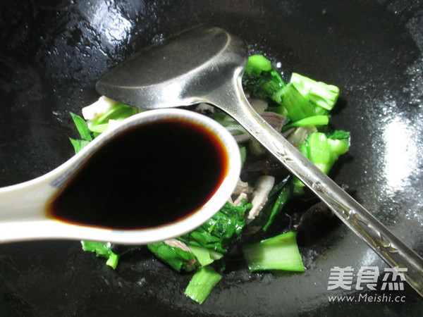 黑木耳五花肉炒菜芯