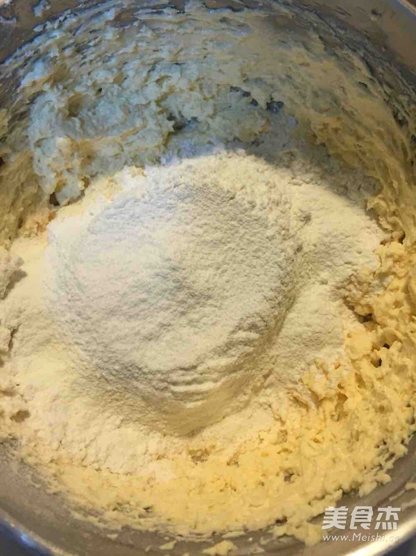 朗姆酒葡萄干磅蛋糕