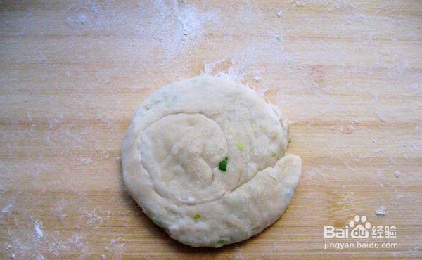 一步步做馋嘴的煎蛋葱油饼