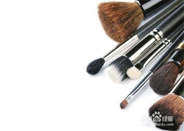 女人选对化妆刷，妆容才能更自然，9招教你搞定
