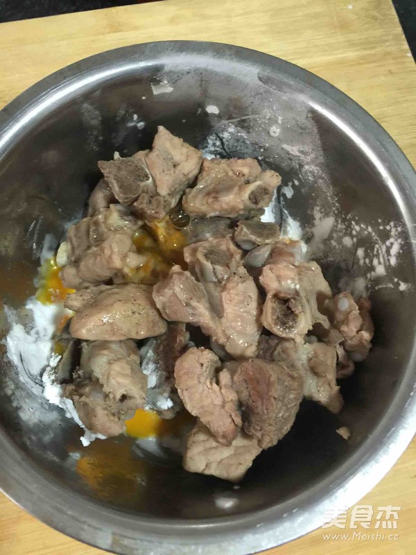 椒盐排骨的做法
