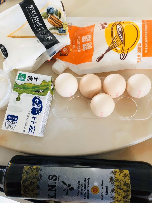 八寸中空戚风蛋糕