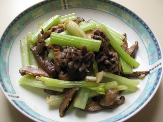 蚝油花菇焖鸡杂
