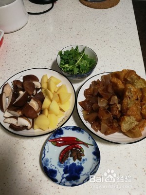 食补佳品土豆香菇面筋烧牛筋的做法