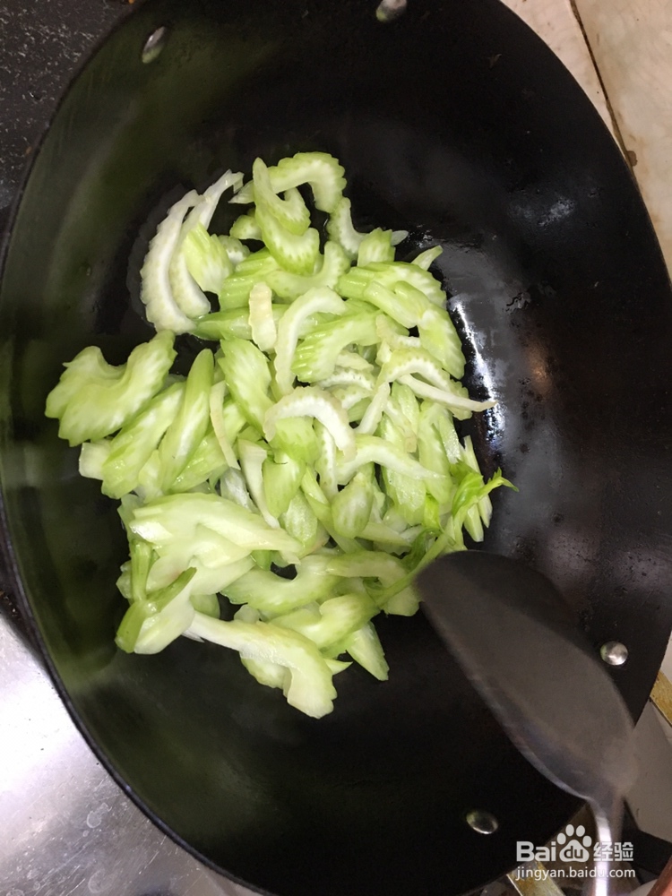 心心念念的芹菜炒牛肉